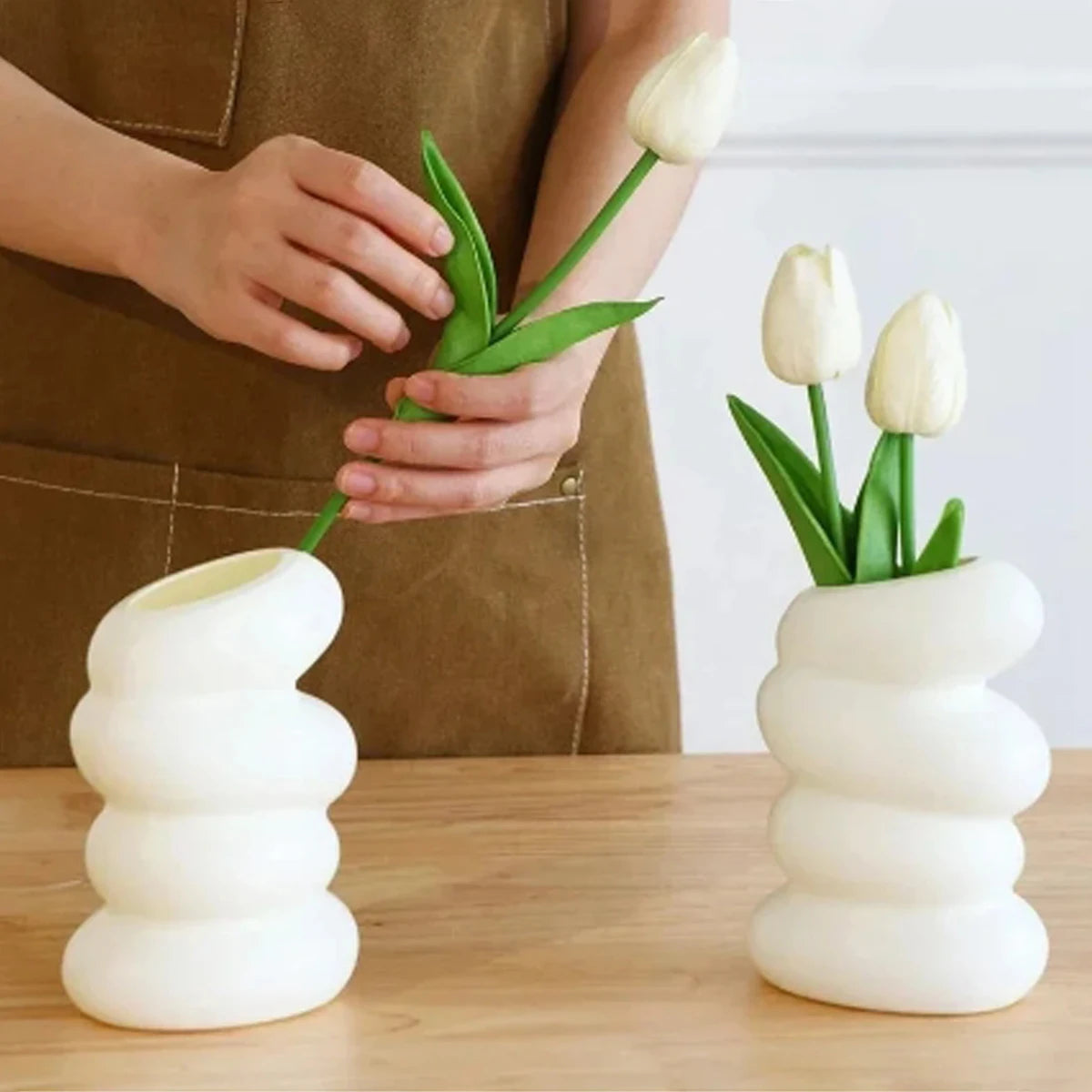 1Pc Plastic Spiral White Vase