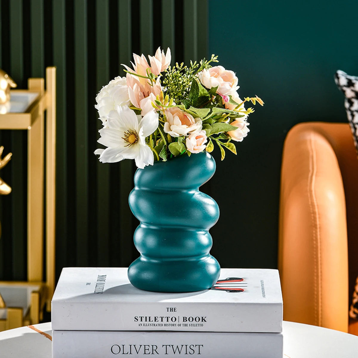 1Pc Plastic Spiral White Vase