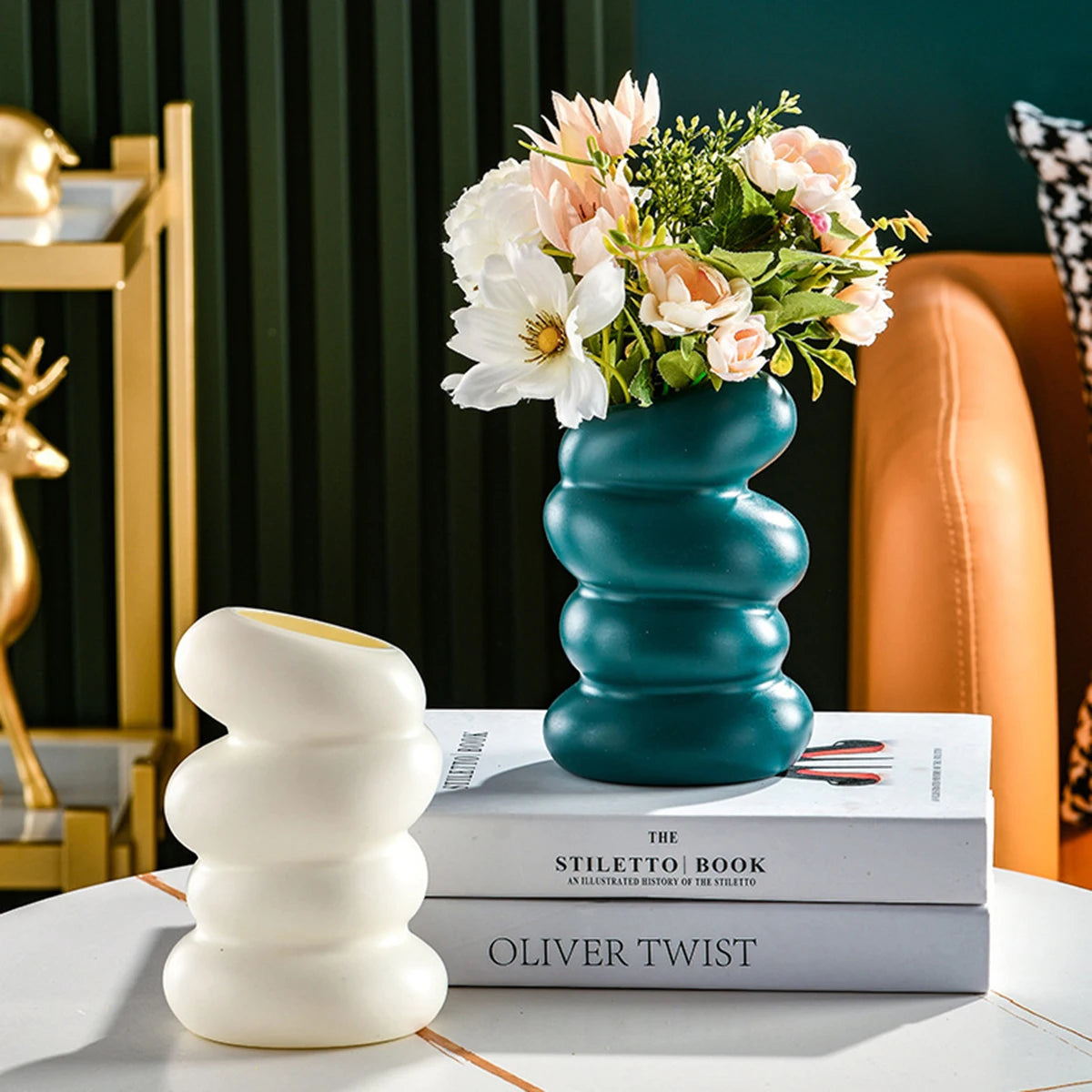 1Pc Plastic Spiral White Vase