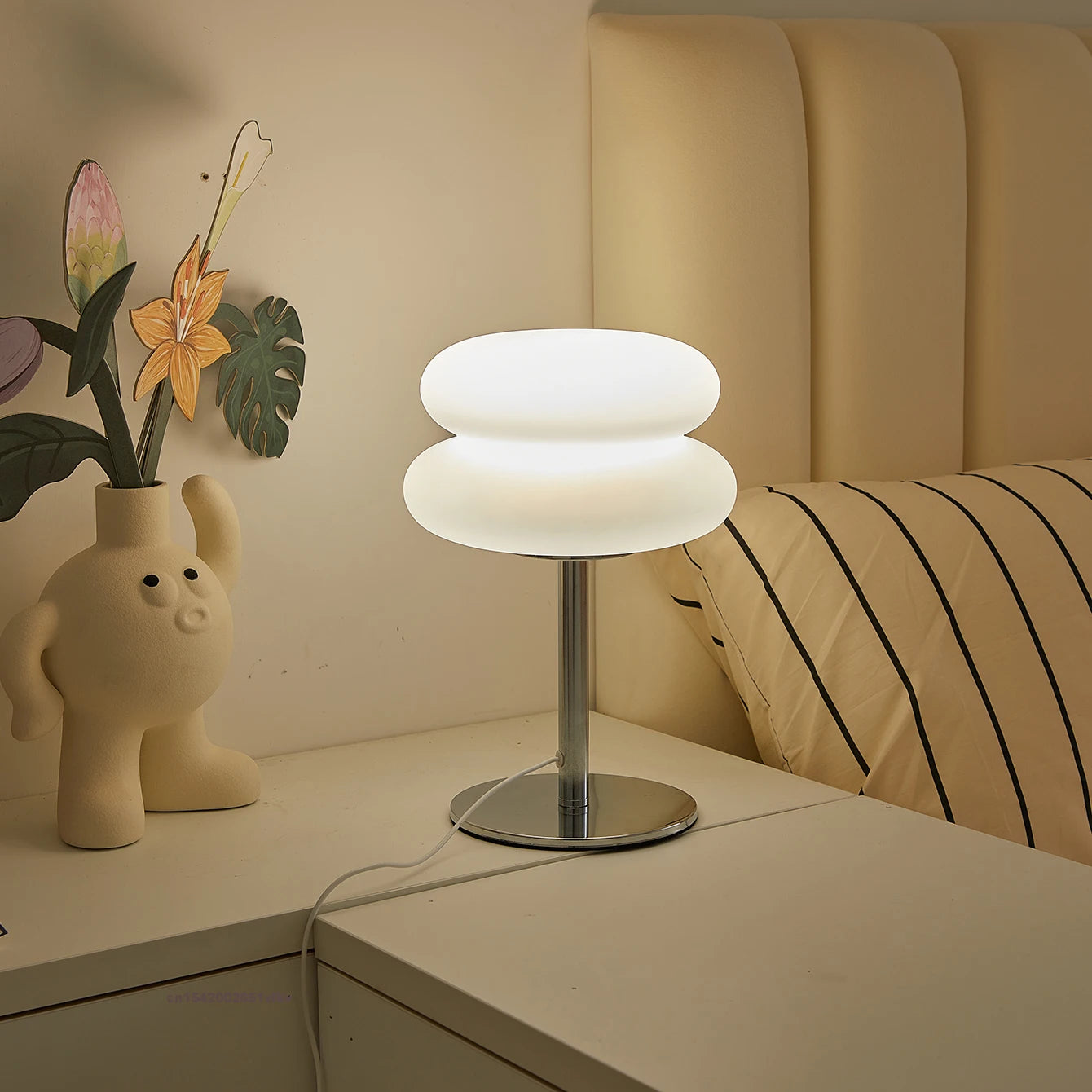 Italian Designer Glass Egg Tart Table Lamp
